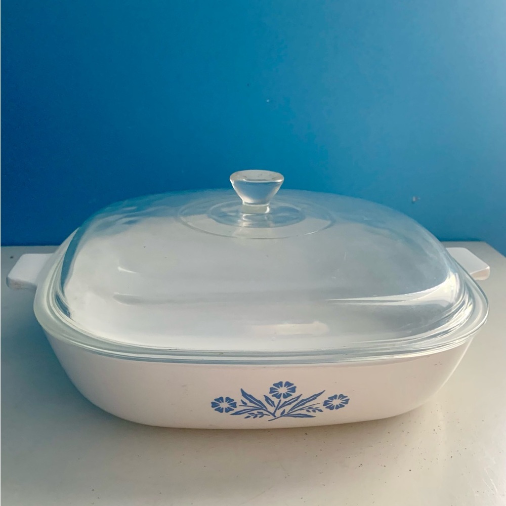 VTG Corning Ware Blue Cornflower P-10-B  10 In Casserole Dish With Lid